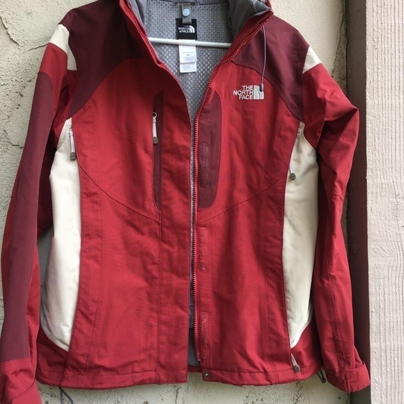 The North Face Hyvent Red Ski Jacket Size S - Picture 1 of 14